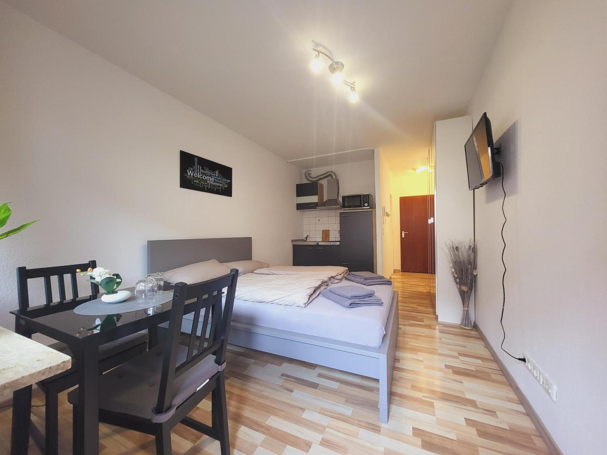Zentrales Apartment Mit Balkon Und Parkplatz Trier Exterior photo