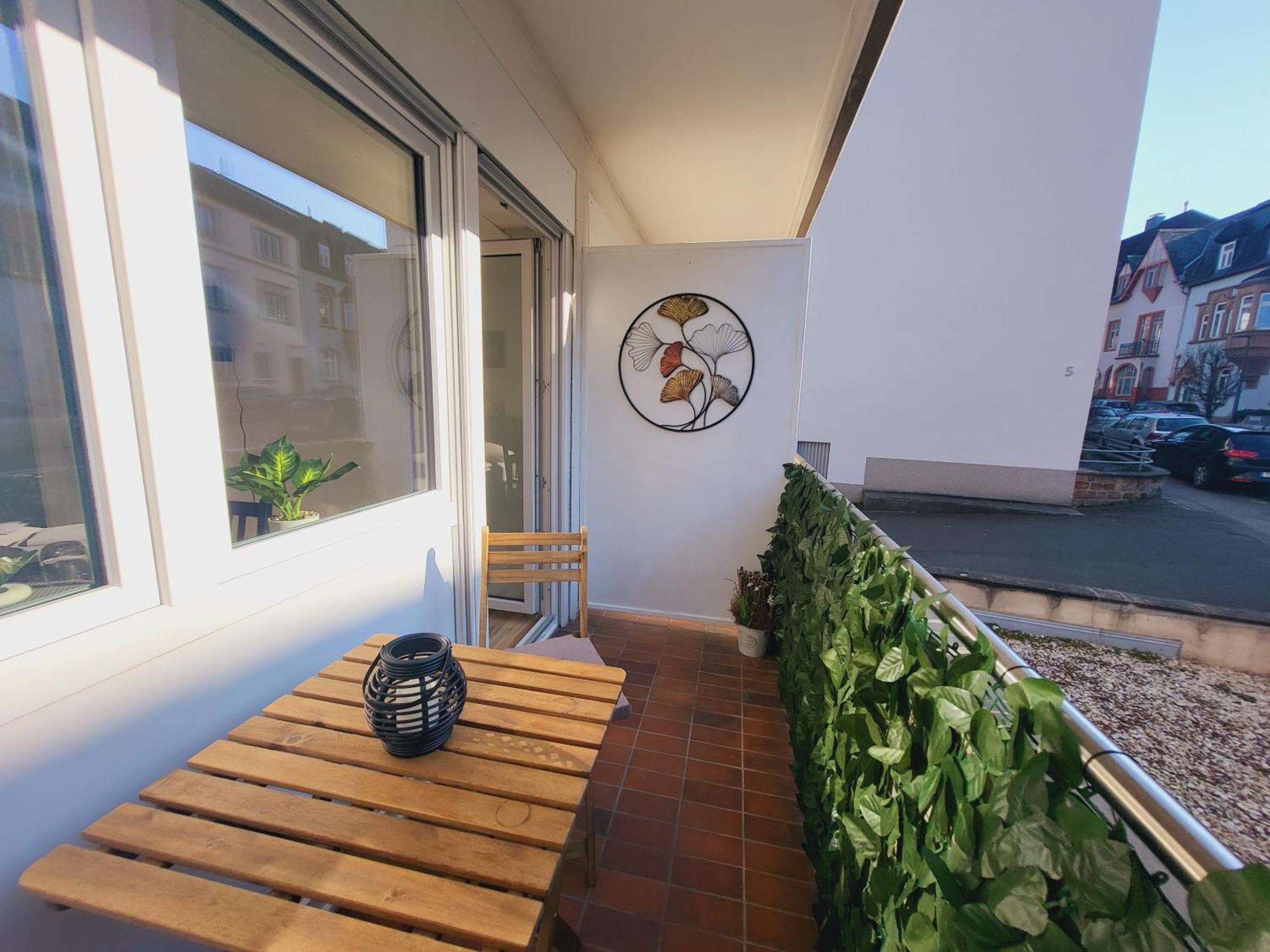 Zentrales Apartment Mit Balkon Und Parkplatz Trier Exterior photo
