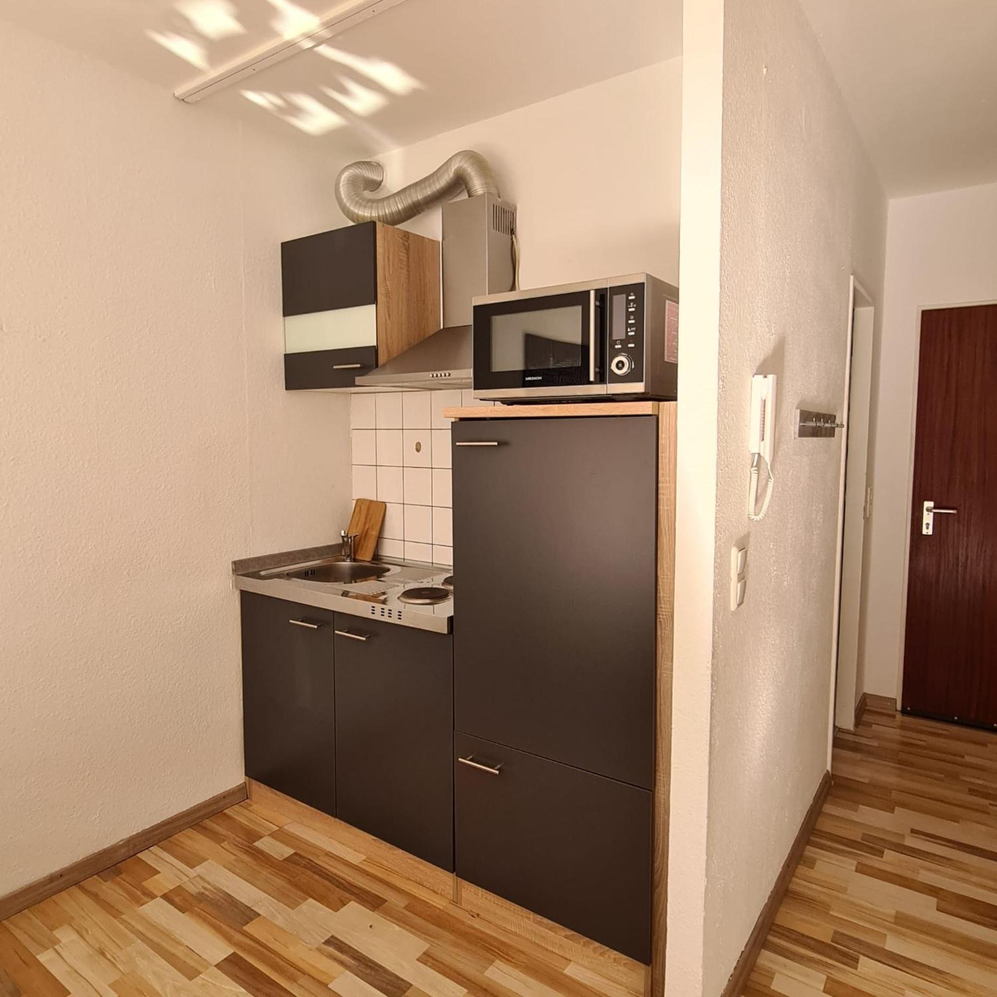 Zentrales Apartment Mit Balkon Und Parkplatz Trier Exterior photo